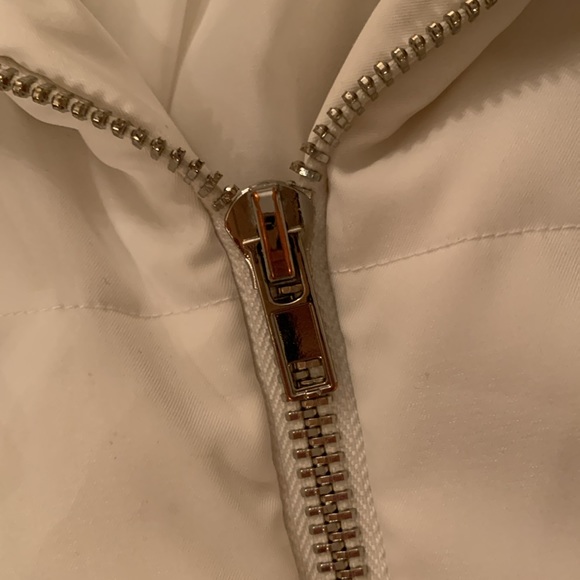 White cropped design puffer jacket - Picture 3 of 7